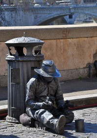 Gyva statula - kaubojus, Roma