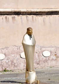 Gyvos statulos, Roma