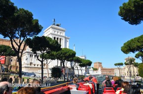 Roma iš autobuso, Altare della Patria