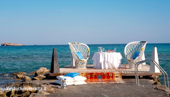 Vakarienė ant jūros kranto Aquagrand Of Lindos viešbutyje