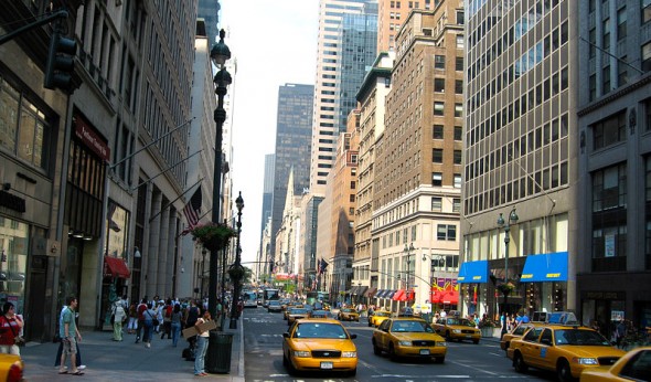 Penktoji Aveniu (Fifth Avenue) Niujorkas