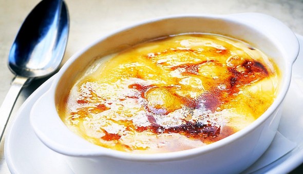 Tradicinis Ipsanijos kiaušinių ir pieno kremas - crema catalana